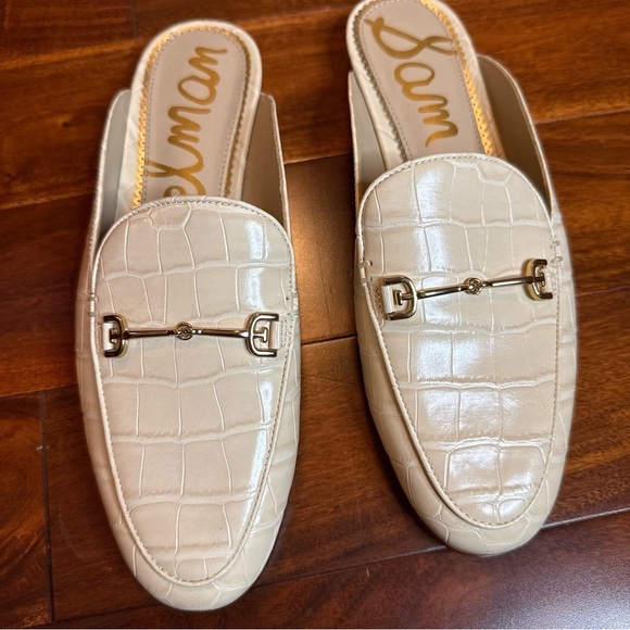 Sam Edelman Cream and Gold Flats with Textured Design - Picture 12 of 12